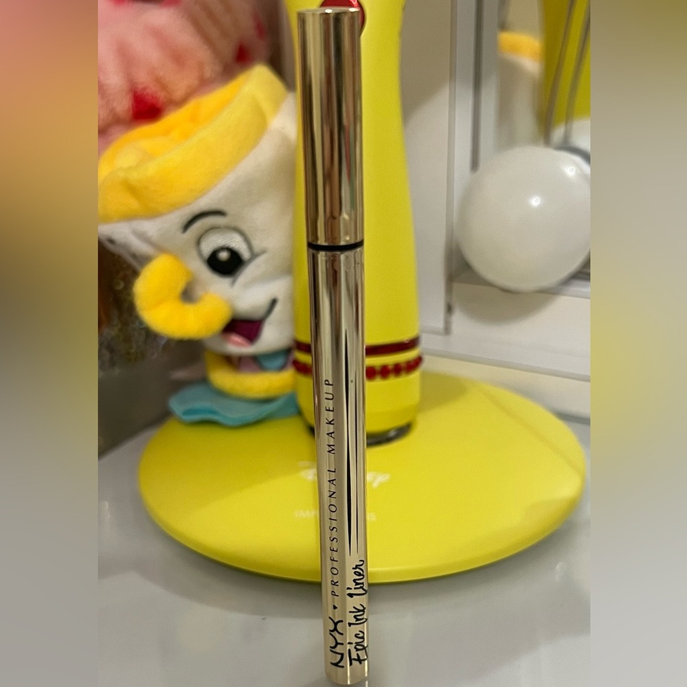 BN NYX EPIC INK LINER ( shade - Black)